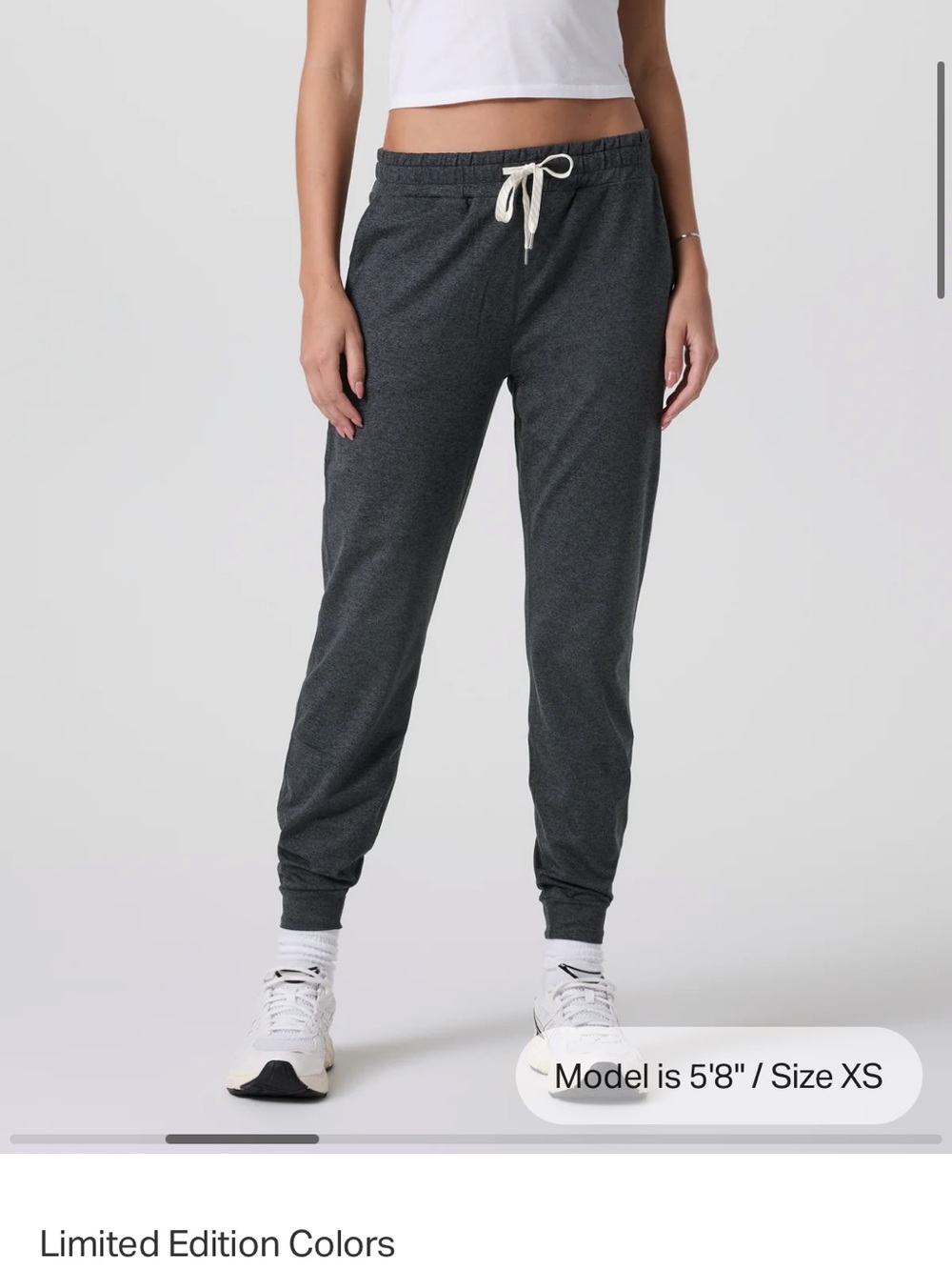 Vuori Women’s Dark Heather Gray Performance Jogger Small